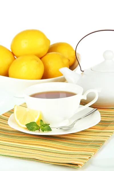 一杯带有柠檬特写的茶 — 图库照片