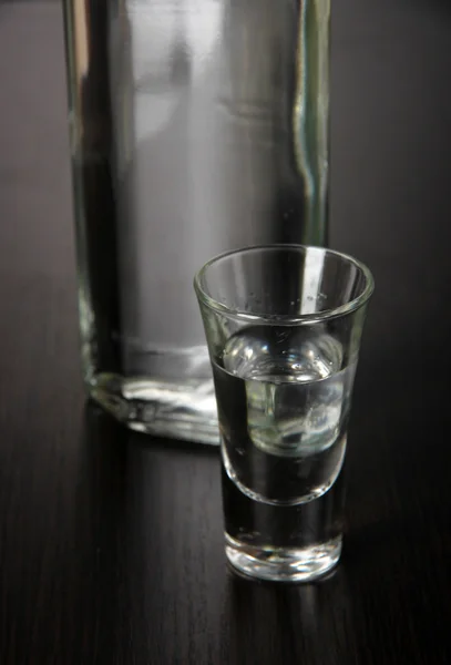 Vodka na mesa close-up — Fotografia de Stock