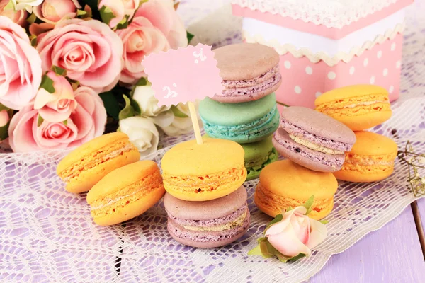 Macaroons on wooden table close-up — Stock Photo, Image