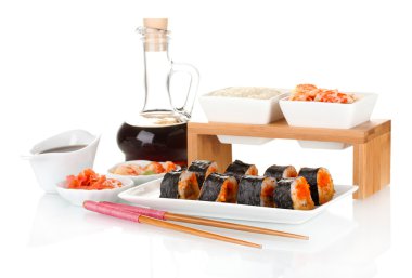 tarihinde, tabak, yemek çubukları, soya sosu, Balık ve beyaz izole karides lezzetli sushi