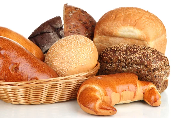 Разнообразие хлеба изолированы на белом — стоковое фото