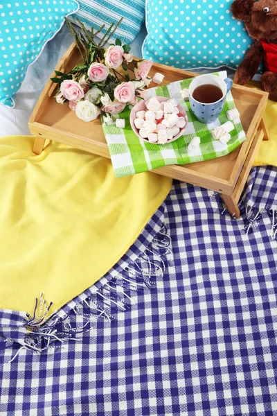 Bed with breakfast close-up — Stock Photo, Image