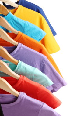 t-shirt bir sürü üzerinde beyaz izole askıları