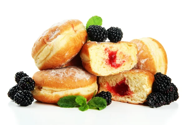 딸기, 흰색 절연와 맛 있는 도넛 — 스톡 사진