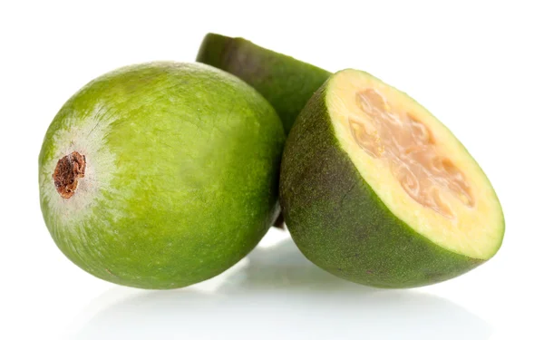 Frutos de feijoa, aislados sobre blanco — Foto de Stock