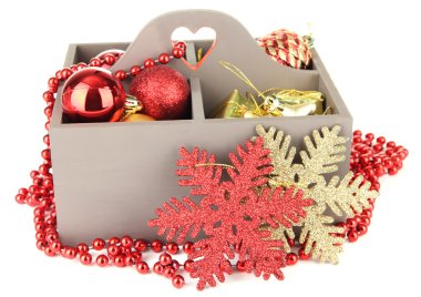ahşap kutu Noel süsleri, üzerinde beyaz izole dolu