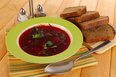 lezzetli borsch üzerinde tablo yakın çekim