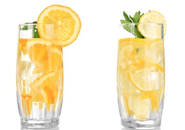 buz üzerinde beyaz izole meyve içecekler bardak