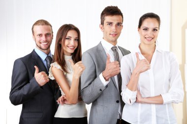 İş ekibi ofisinde.