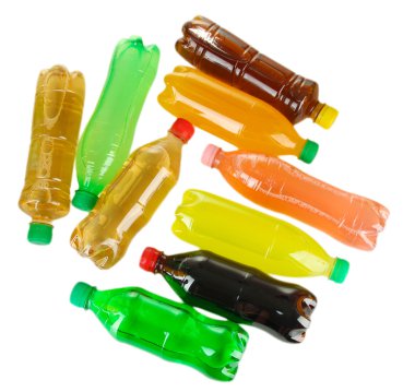 beyaz izole lezzetli içecekler şişe çeşitleri