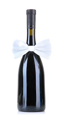 şarap şişesi üzerinde beyaz izole üzerinde beyaz papyon