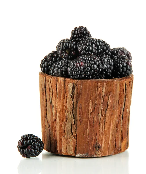 Ripe blackberries in basket isolated on white — Stock Photo, Image