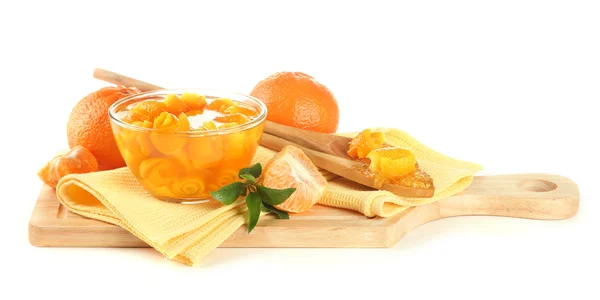 Narancs reszelt héja és a fából készült íróasztal, elszigetelt fehér mandarin jam — Stock Fotó