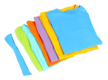 düzgünce katlanmış gömlek üzerine beyaz izole