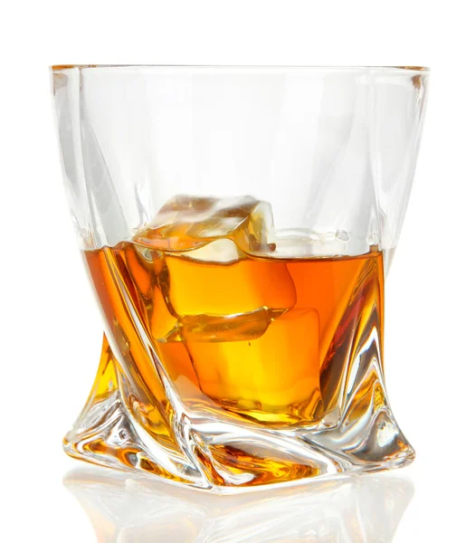 Bicchieri di whisky, isolati su bianco — Foto Stock