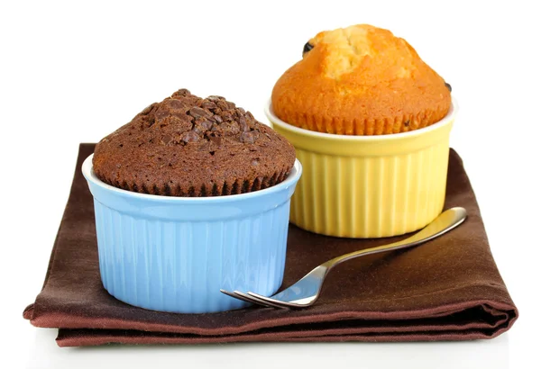 Cupcakes in bowls for baking isolated on white — Stock Photo, Image