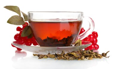 siyah çay ile cam fincan beyaz izole kırmızı Kartopu çiçeği