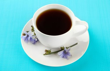 hindiba, mavi arka plan ile çay