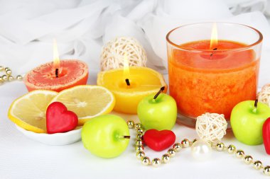 romantik yanan mumlar yakın çekim