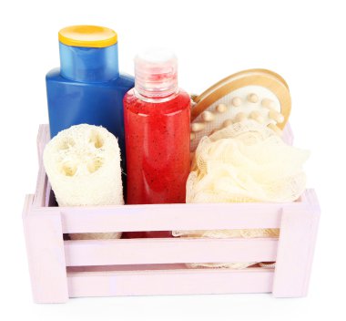 kozmetik ürünleri üzerinde beyaz izole ile ahşap kutu