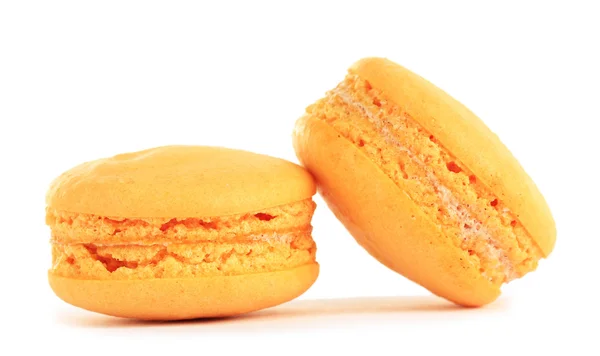 Macarons doux isolés sur blanc — Photo