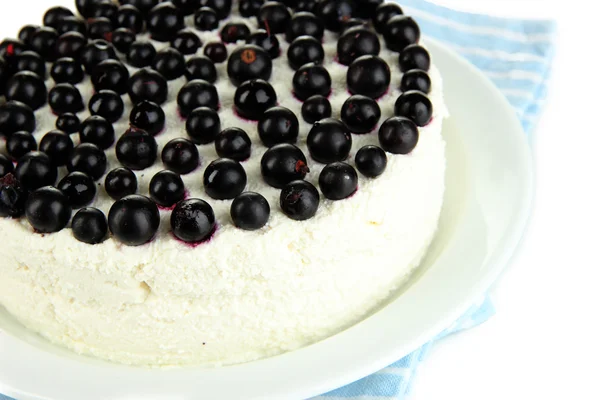 Cheesecake with fresh berries on white plate closeup — Stock Photo, Image