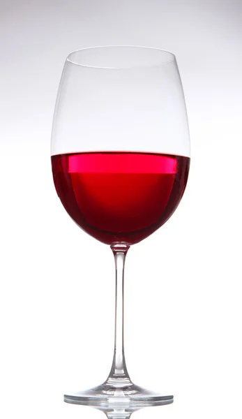 Vaso de vino aislado en blanco — Foto de Stock