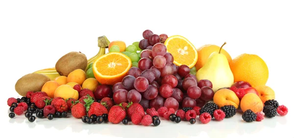 Frutas frescas e bagas isoladas em branco — Fotografia de Stock