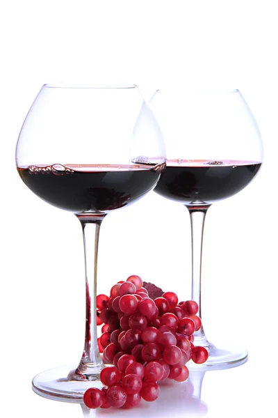 Červené víno izolovaných na bílém — Stock fotografie