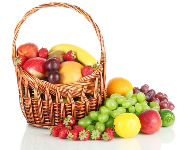 Frutti diversi isolati su bianco — Foto Stock