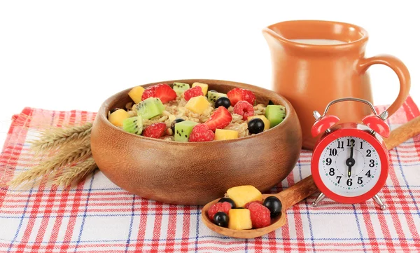 Harina de avena con frutas aisladas en blanco — Foto de Stock