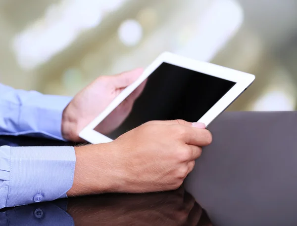 Empresario con cuaderno de primer plano — Foto de Stock