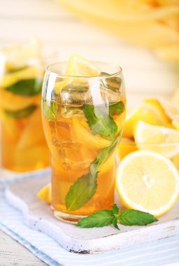 buzlu çay limon ve nane ahşap tablo