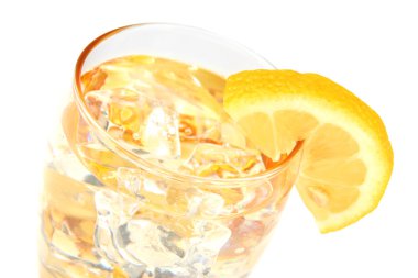 su ve buz üzerinde beyaz izole ile cam