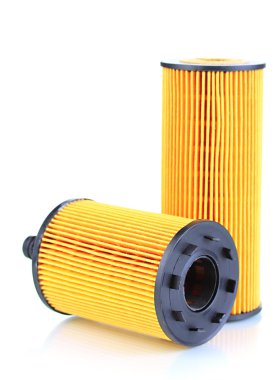 Araba yağı filtreleri beyaza izole edildi