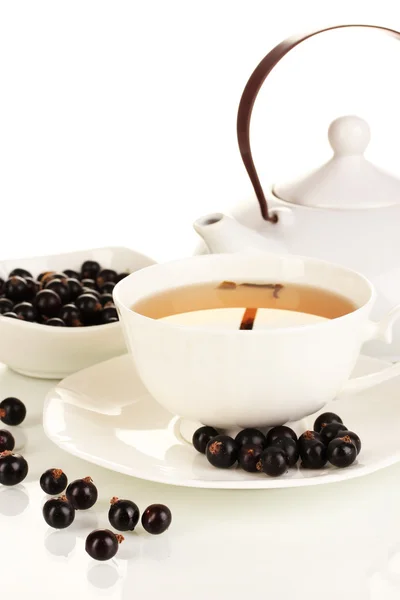 Berry üzerinde beyaz izole çay — Stok fotoğraf
