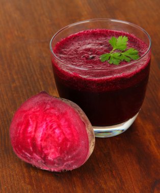 pancar tablo yakın çekim üzerine taze meyve suyu