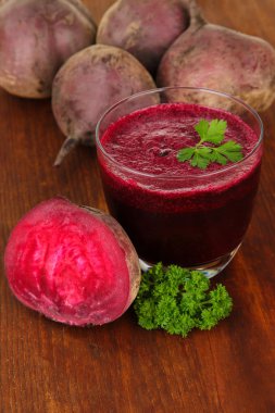 pancar tablo yakın çekim üzerine taze meyve suyu