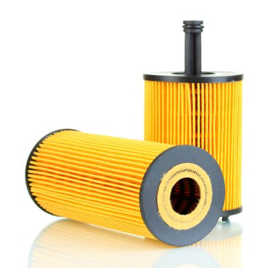 Araba yağı filtreleri beyaza izole edildi