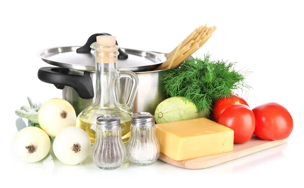 Ingredience na vaření těstovin, izolované na bílém — Stock fotografie