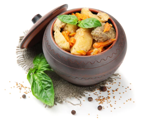 Homemade beef stir fry with vegetables in pot, isolated on white — Stock Photo, Image