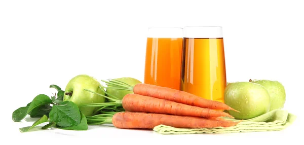 Bicchieri di succo, mele e carote, isolati su bianco — Foto Stock