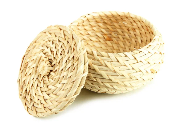 beyaz izole kapaklı hasır sepet