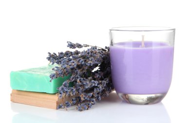 sabun ve üzerinde beyaz izole taze lavanta Lavanta Mum