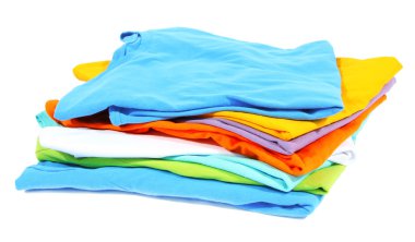 düzgünce katlanmış gömlek üzerine beyaz izole