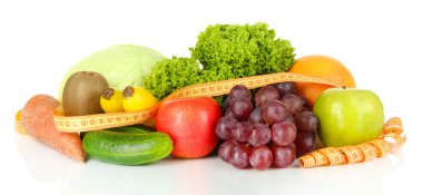 Taze sebzeler beyaz üzerine izole