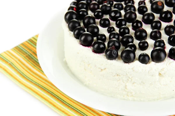 Cheesecake with fresh berries on white plate closeup — Stock Photo, Image