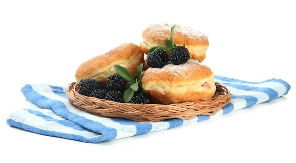 Leckere Donuts mit Beeren, isoliert auf weiß — Stockfoto