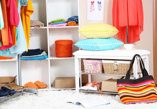 Garderobe für Frauen — Stockfoto