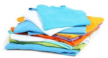 düzgünce katlanmış gömlek üzerine beyaz izole